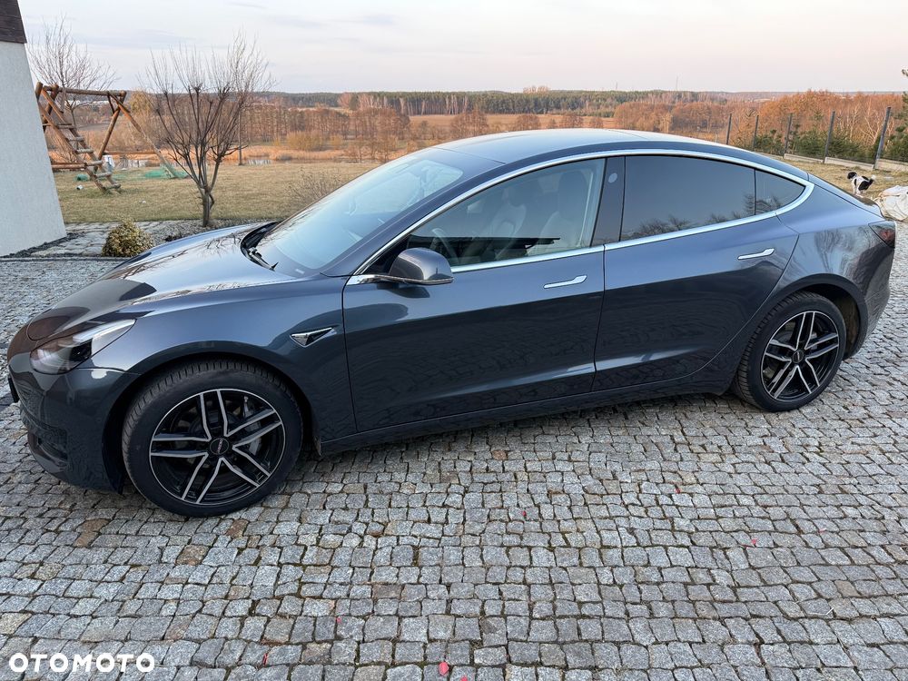 Tesla Model 3 - 7