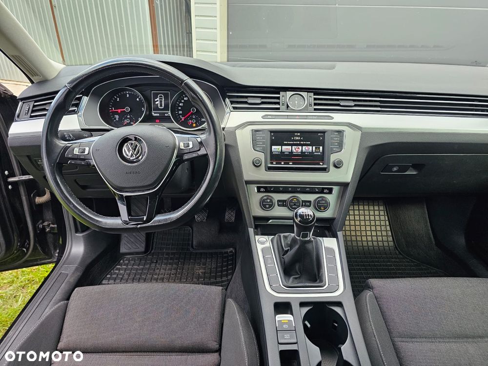 Volkswagen Passat 2.0 TDI (BlueMotion Technology) Comfortline - 14