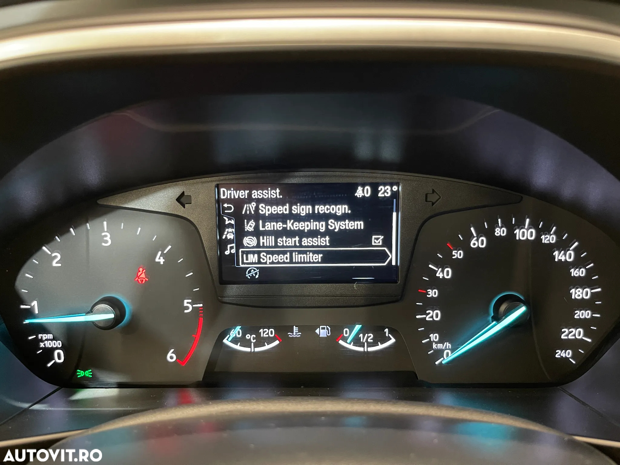 Ford Focus 1.5 EcoBlue Trend Edition - 24