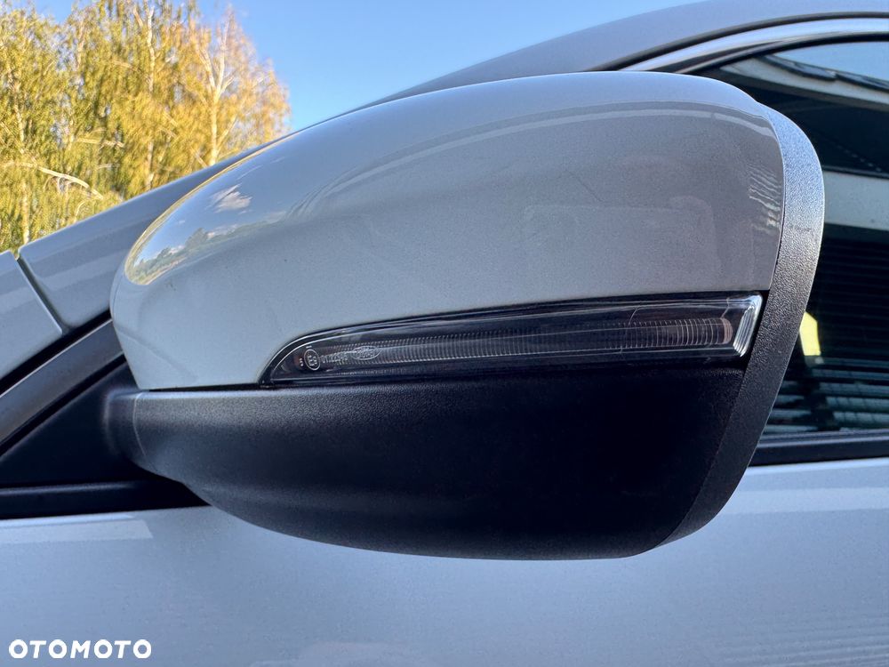 Ford Kuga 2.5 FHEV FWD Titanium - 26
