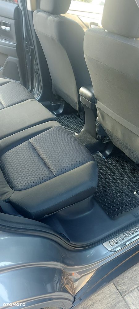 Mitsubishi Outlander - 3