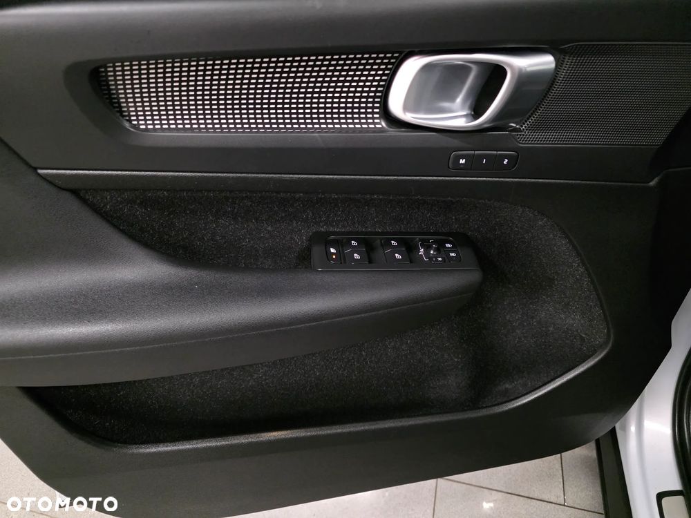 Volvo XC 40 D3 SCR R-Design - 23