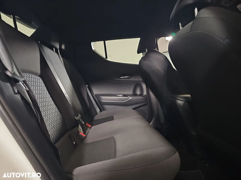 Toyota C-HR - 12