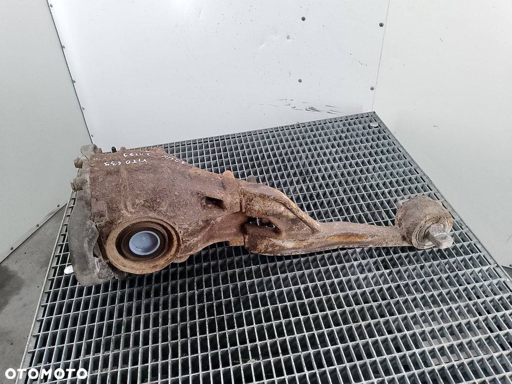 DYFERENCJAŁ TYŁ MERCEDES-BENZ VITO 639 9043530710 2.2 CDI - 4