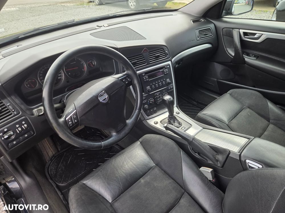 Volvo S60 2.4 D Momentum Geartronic - 6