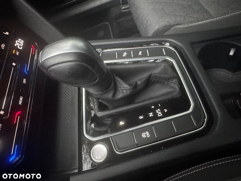 Volkswagen Passat 1.5 TSI EVO Elegance DSG - 23