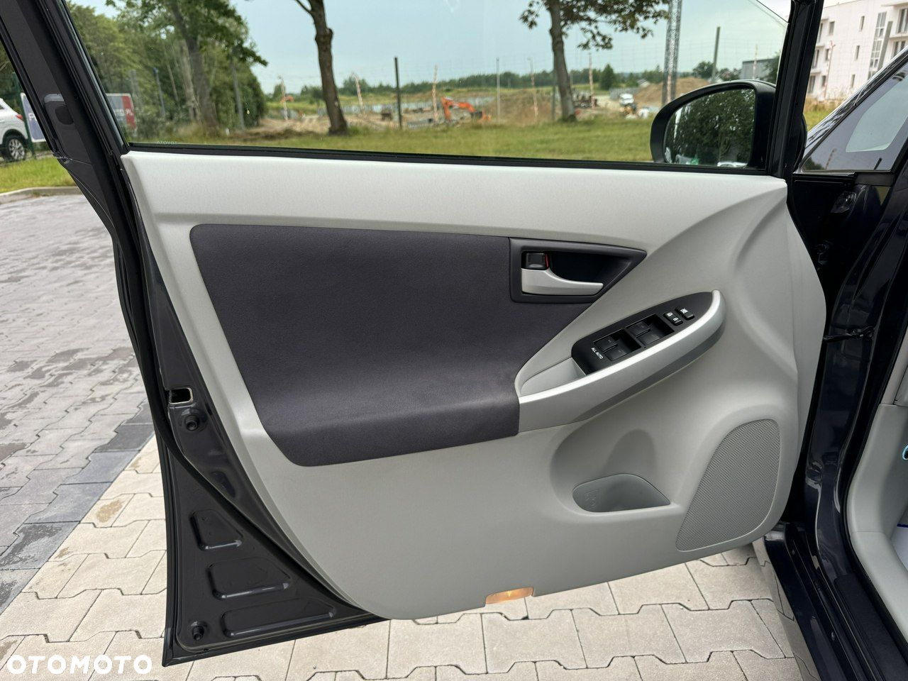 Toyota Prius 1.8 HSD Premium - 15