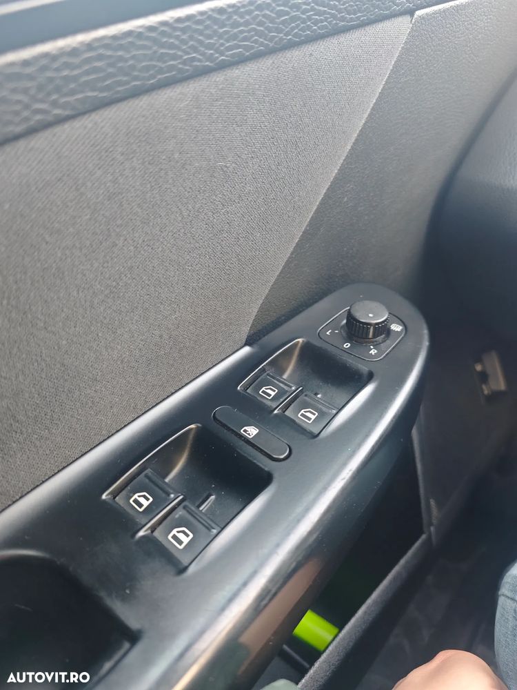 Volkswagen Passat - 12