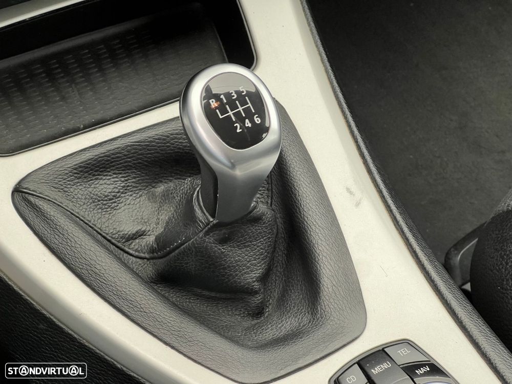 BMW 320 d EfficientDynamics Line Sport - 16