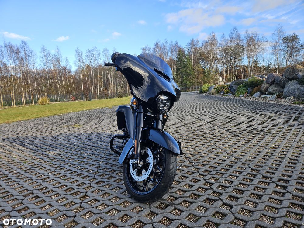 Harley-Davidson Touring Street Glide - 2