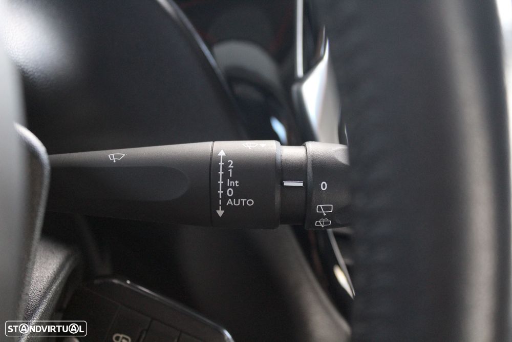 Peugeot 208 1.2 PureTech Signature - 23