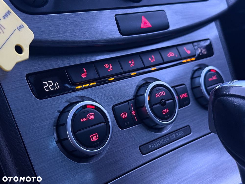 Volkswagen Passat Variant 2.0 TDI DSG BlueMotion Technology Highline - 6