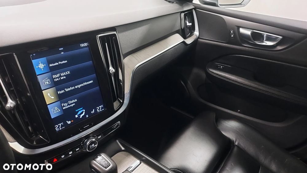 Volvo V60 D4 R-Design - 16