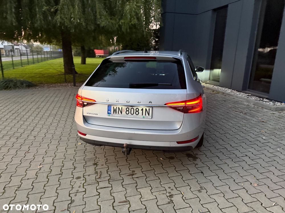 Skoda Superb 2.0 TDI SCR Ambition - 17