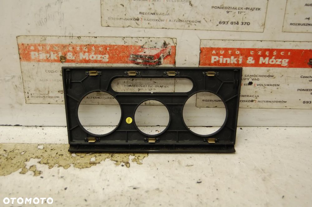 RAMKA PANELU KLIMATYZACJI 8P0863263 AUDI A3 8P - 2