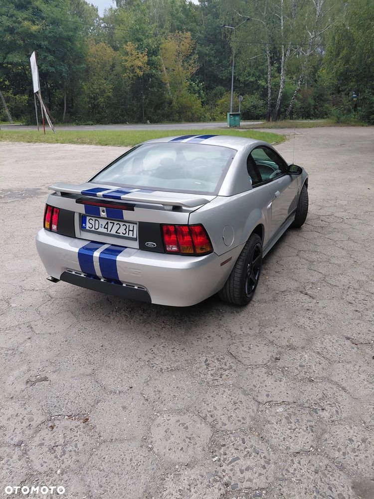 Ford Mustang - 6