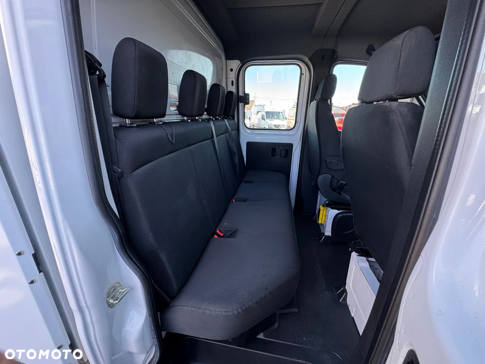 Mercedes-Benz Sprinter - 20