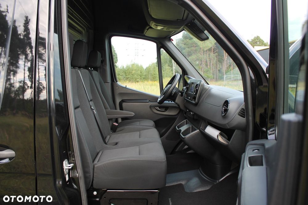 Mercedes-Benz Sprinter - 28