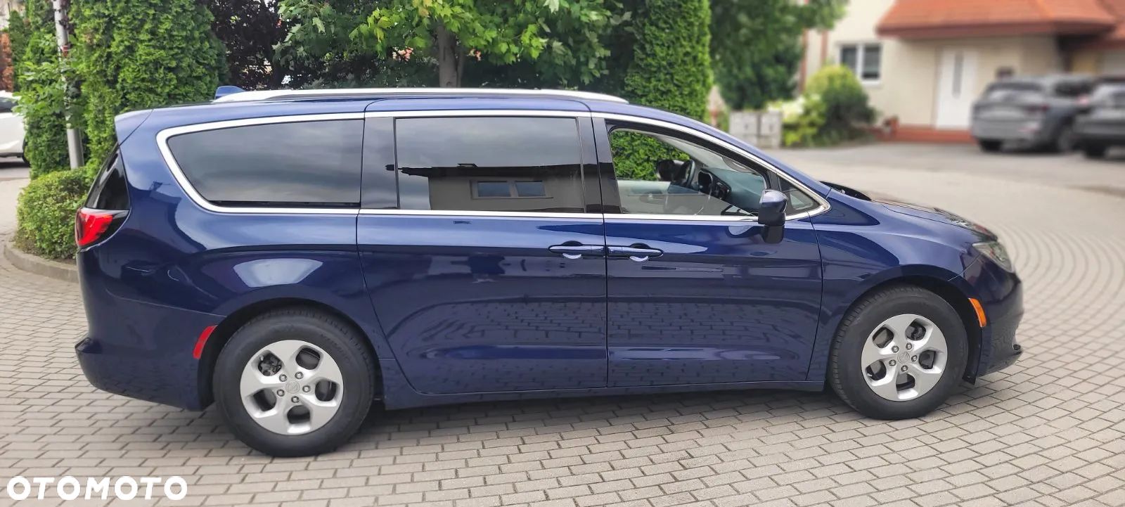 Chrysler Pacifica - 1