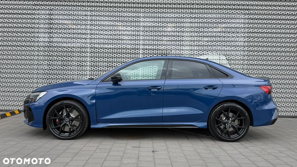 Audi RS3 Limousine - 3