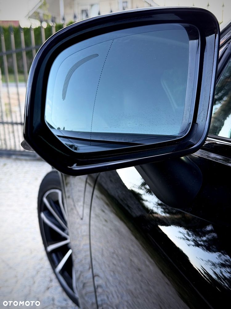 Volvo V60 T6 AWD Plug-In Hybrid Plus Dark - 16