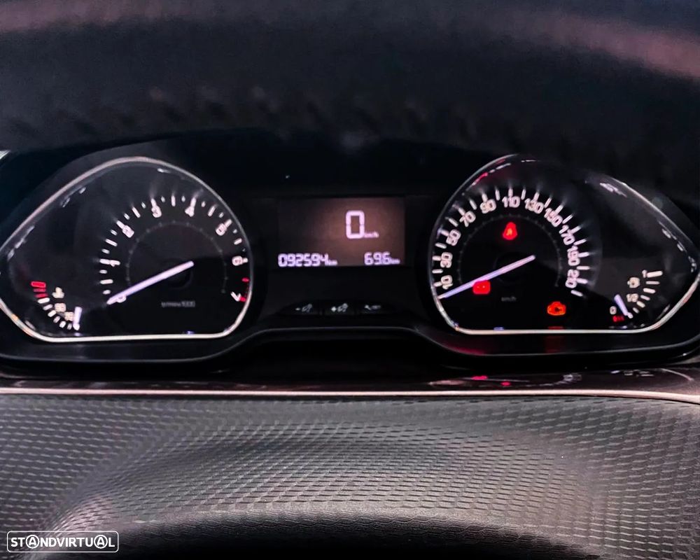 Peugeot 2008 1.2 VTi Active - 3