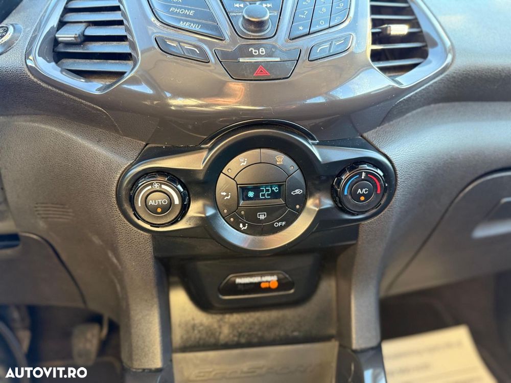 Ford EcoSport 1.5 TDCi TITANIUM - 13