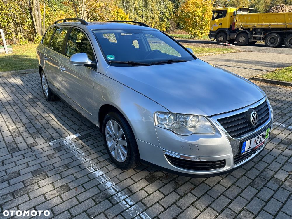 Volkswagen Passat - 1