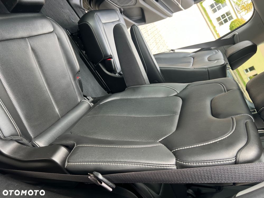 Jeep Grand Cherokee - 27