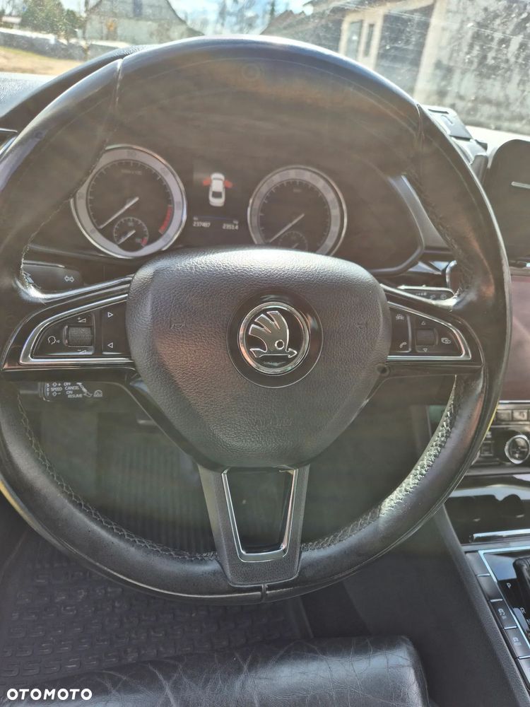 Skoda Superb 2.0 TDI 4x4 L&K DSG - 21