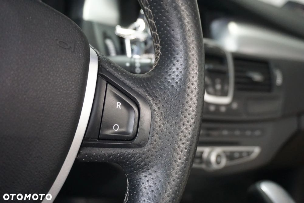 Renault Laguna V6 dCi 235 FAP GT - 31