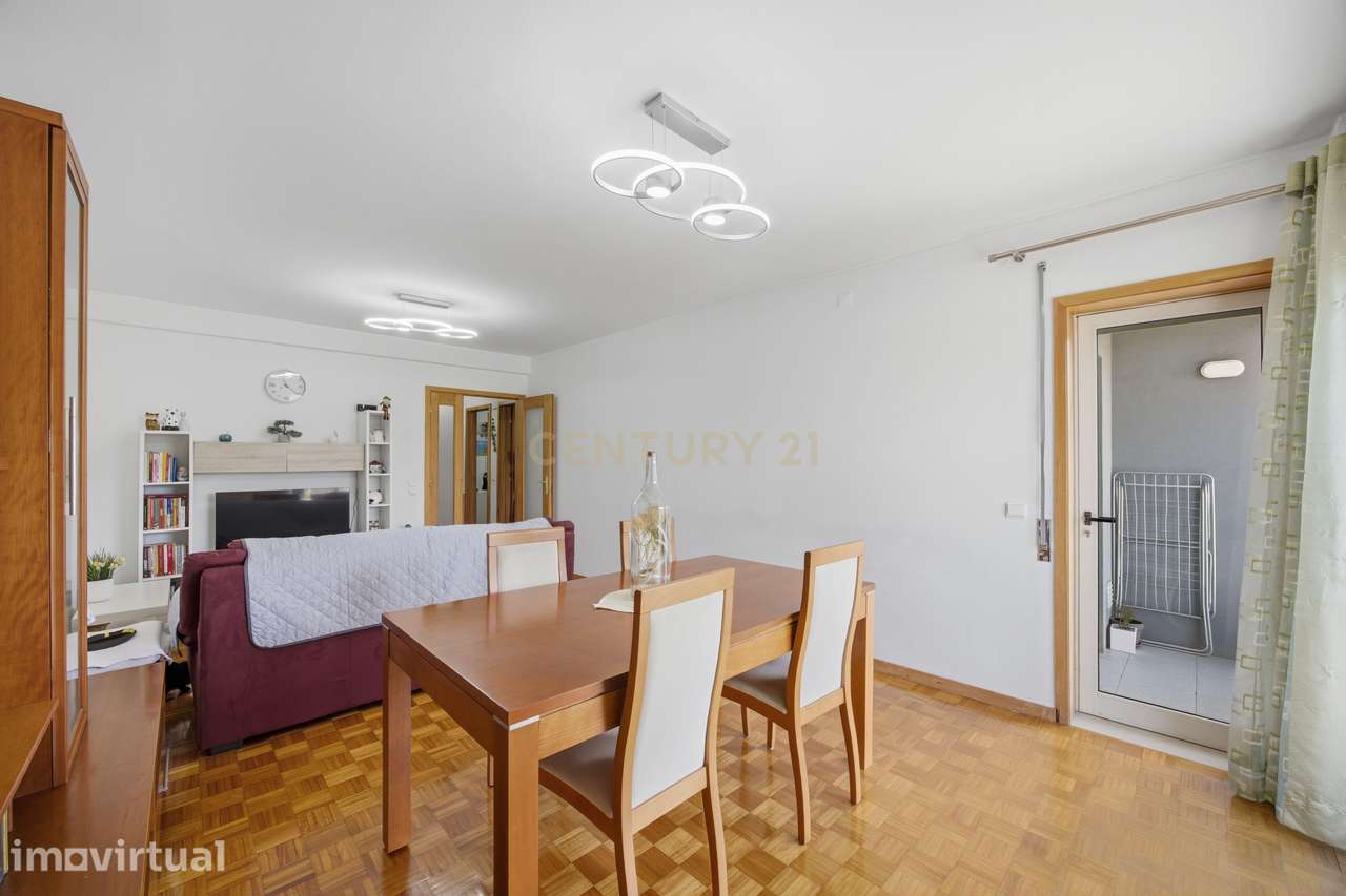 Apartamento T2+1 com excelente exposição solar, varanda, garagem e arr - Grande imagem: 3/20