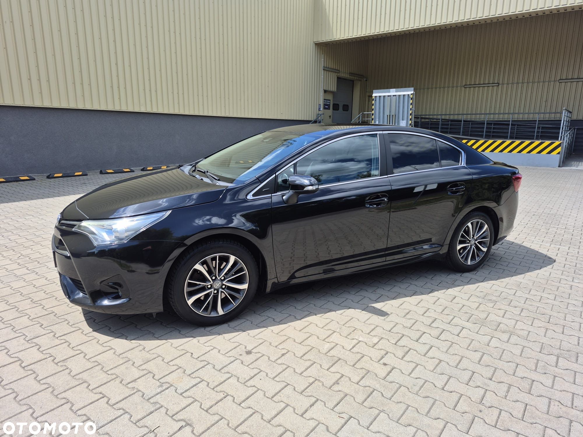 Toyota Avensis 2.0 D-4D Premium - 1