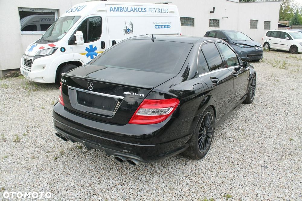Mercedes-Benz Klasa C 63 AMG - 5