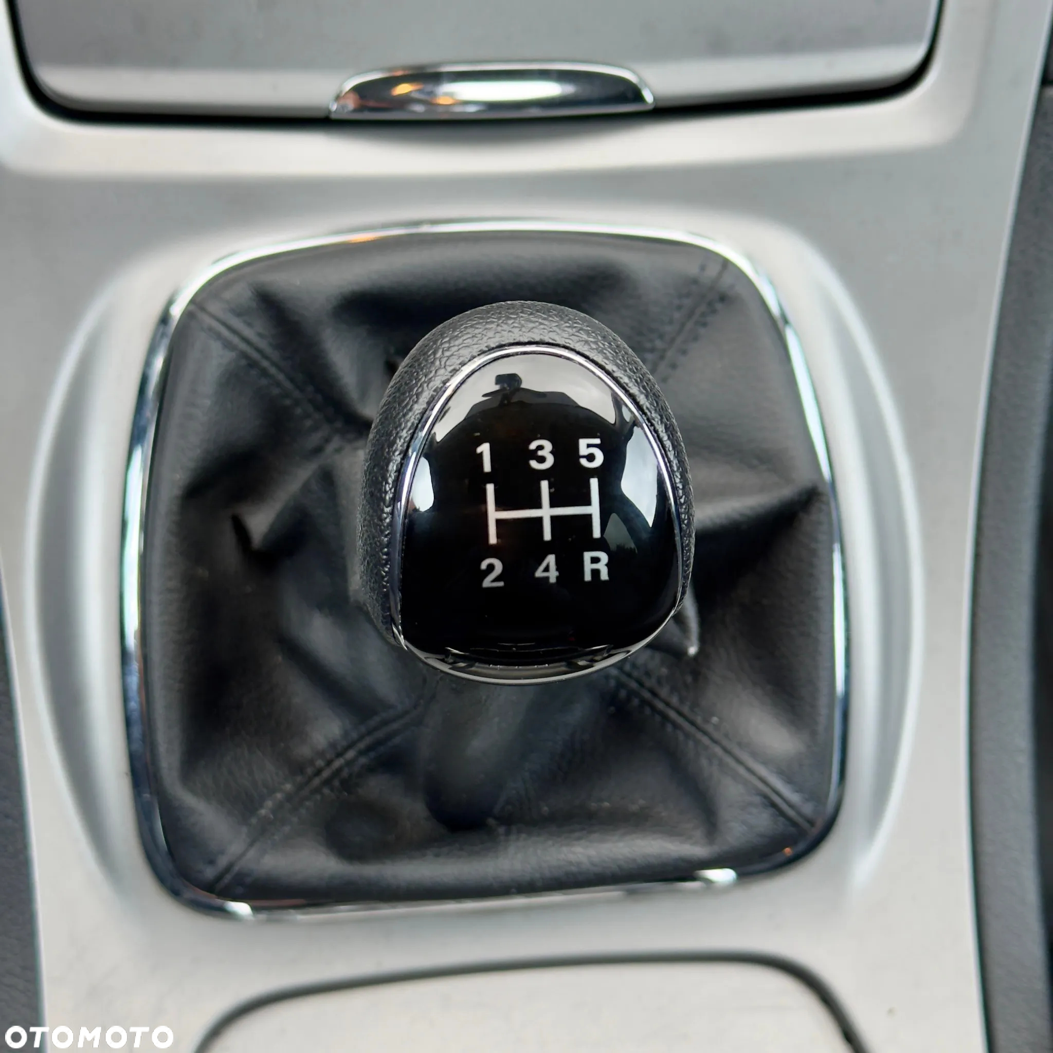 Ford S-Max - 26
