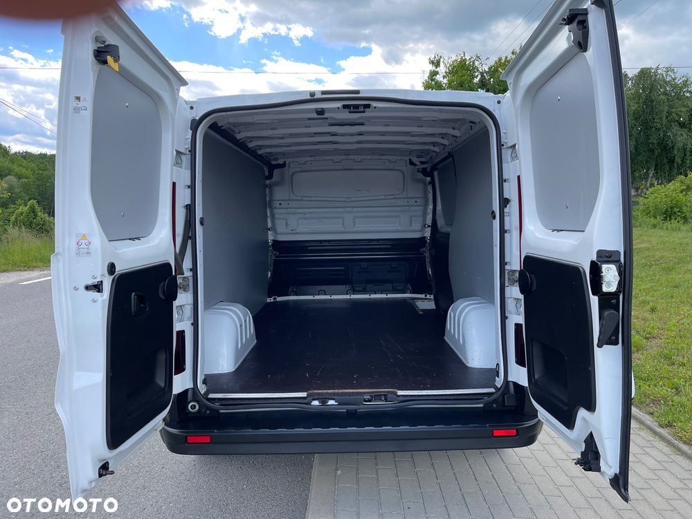 Nissan NV300 - 17