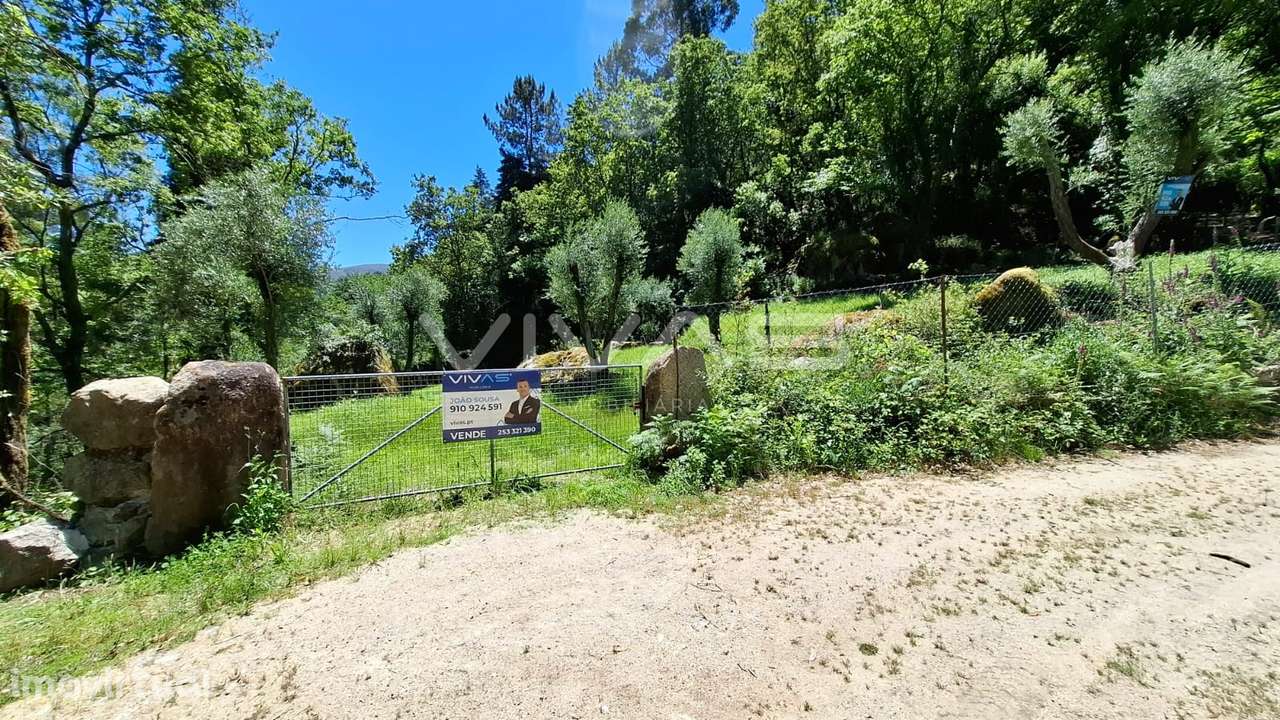 Moradia em pedra para recuperar no Parque Nacional da Peneda Gerês - Grande imagem: 2/37