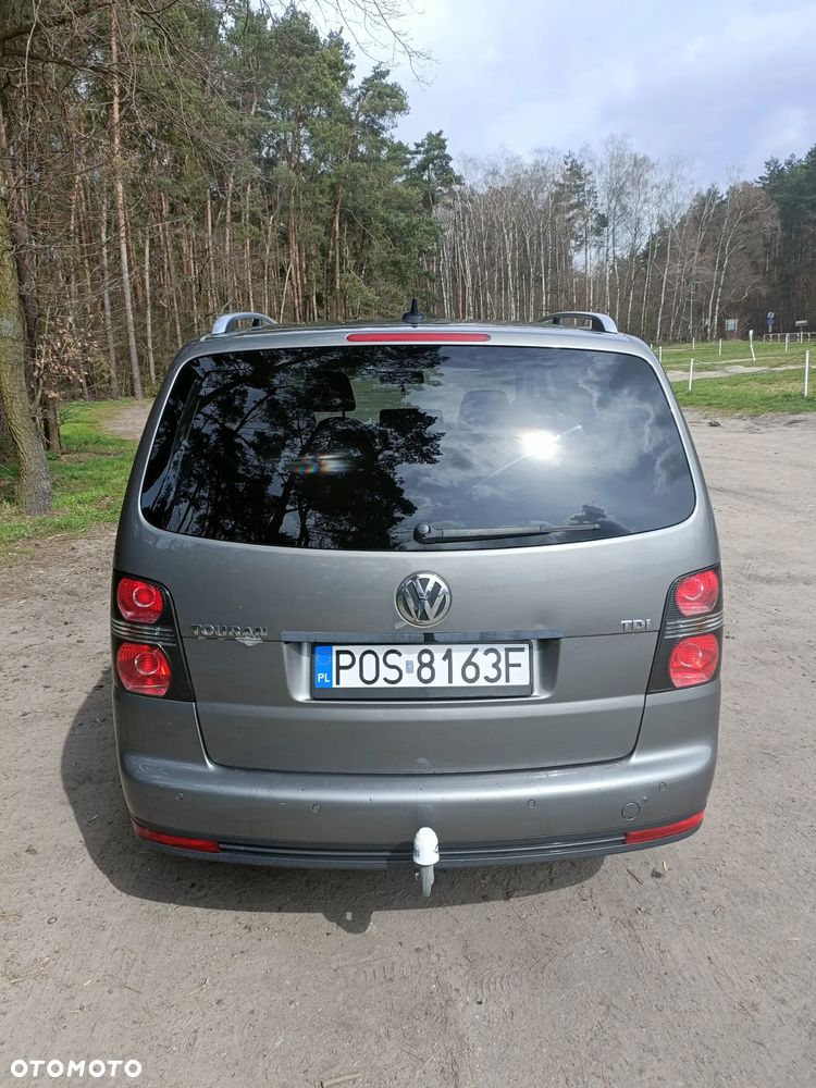Volkswagen Touran 1.9 TDI DPF Highline DSG - 8