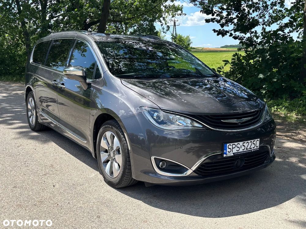 Chrysler Pacifica - 4