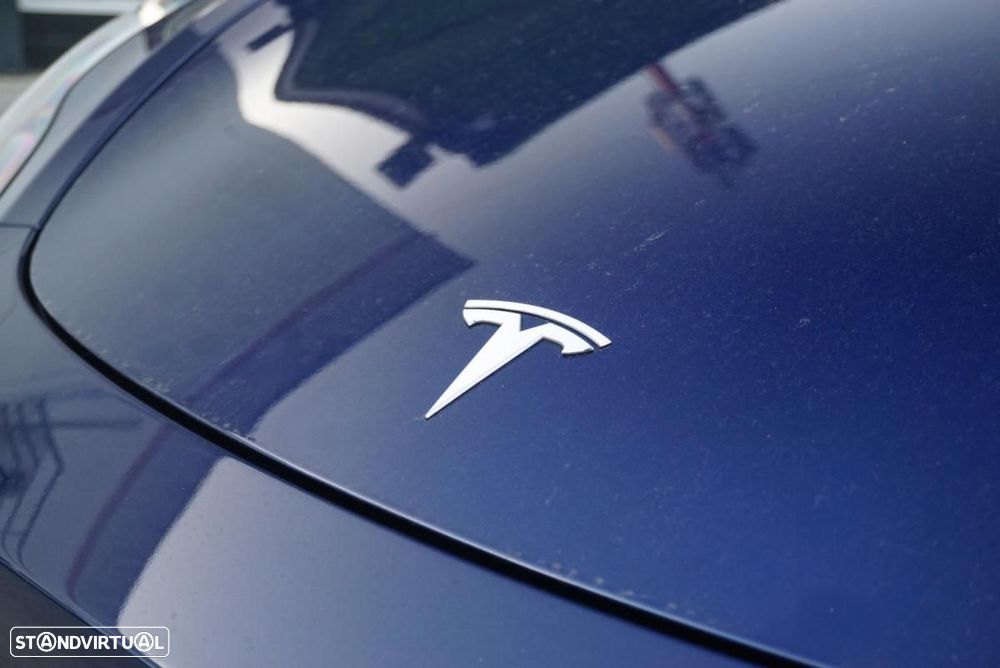Tesla Model Y Long Range Dual Motor AWD - 8