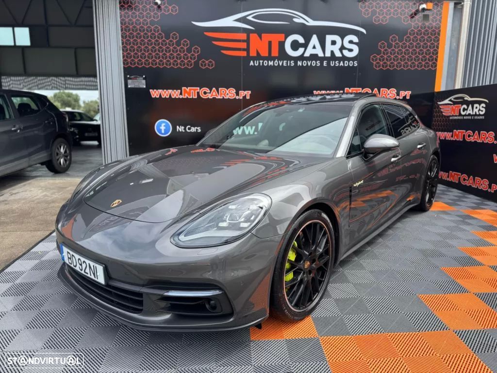 Porsche Panamera Sport Turismo 4 E-Hybrid - 1