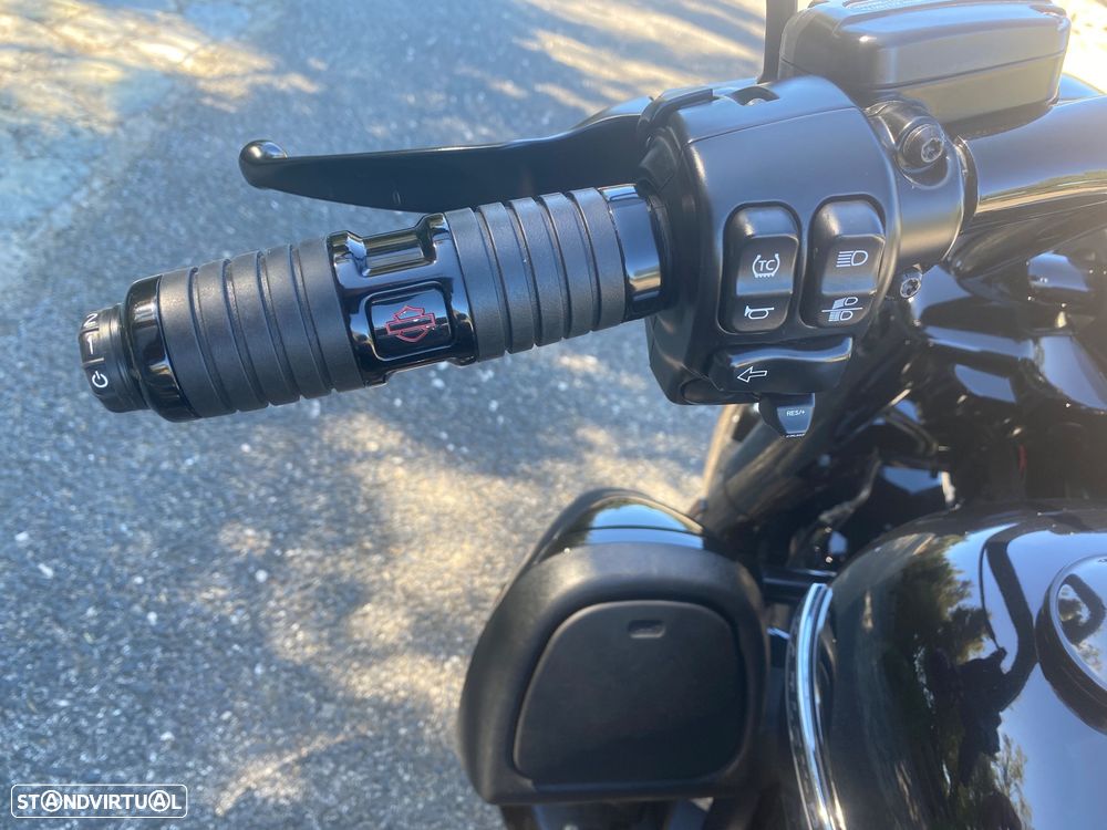 Harley-Davidson FLHR Road King Special - 10
