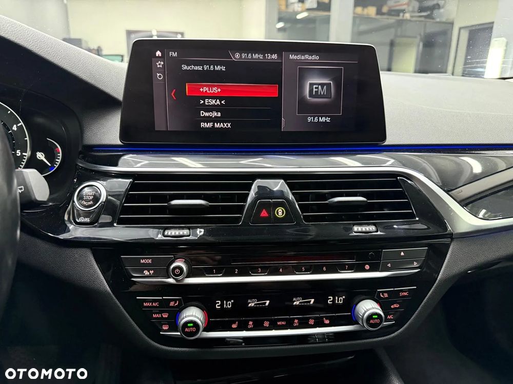 BMW Seria 5 520d Touring Sport Line - 21