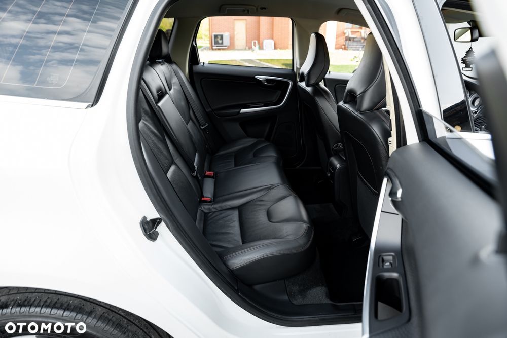 Volvo XC 60 D4 AWD Summum - 21