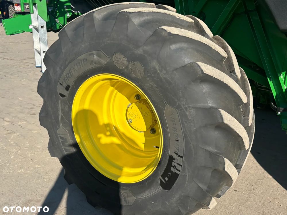 John Deere T670i - 17