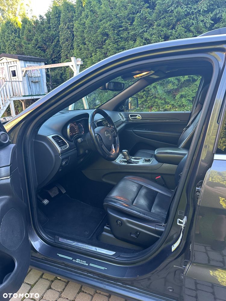Jeep Grand Cherokee - 15