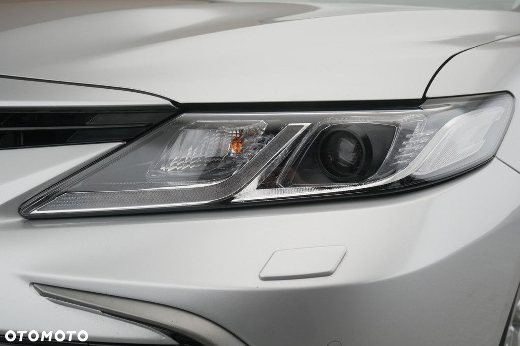 Toyota Camry - 13