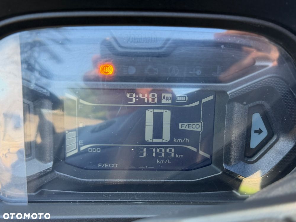 Yamaha NMAX - 10