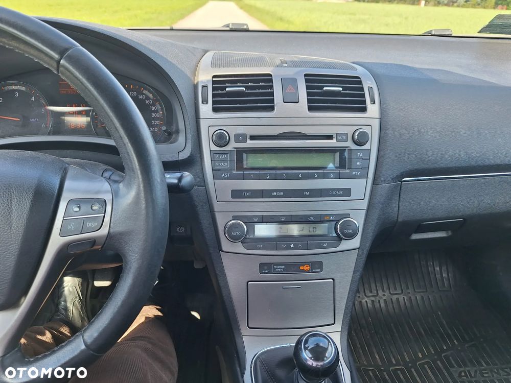 Toyota Avensis - 5