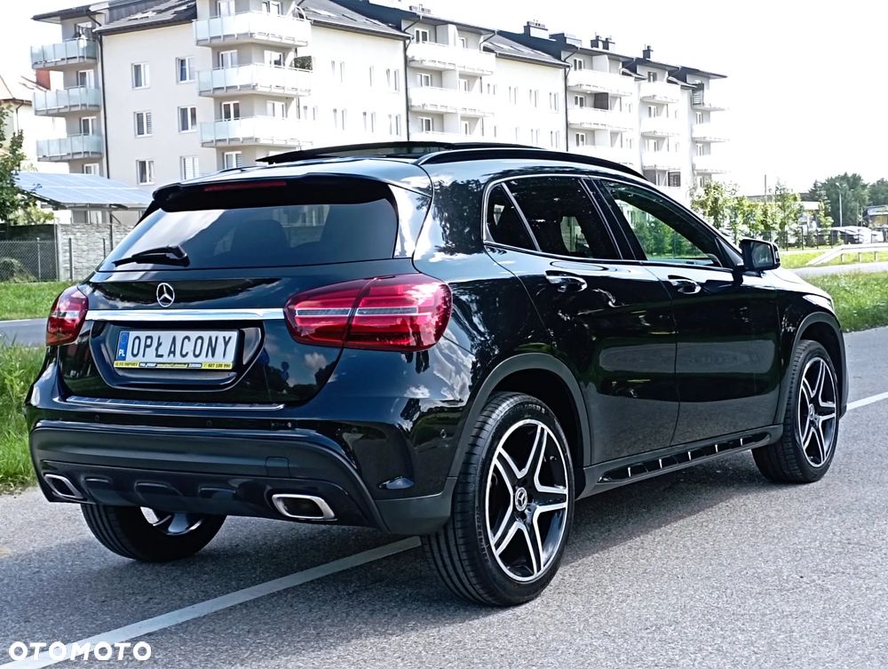 Mercedes-Benz GLA - 16
